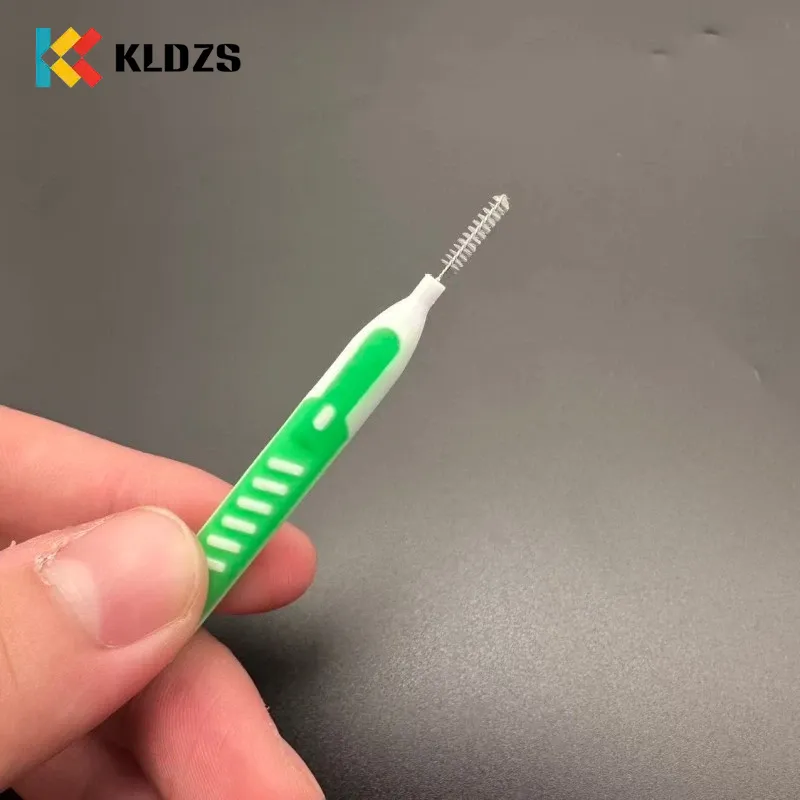Push-Pull тіс аралық щеткасы